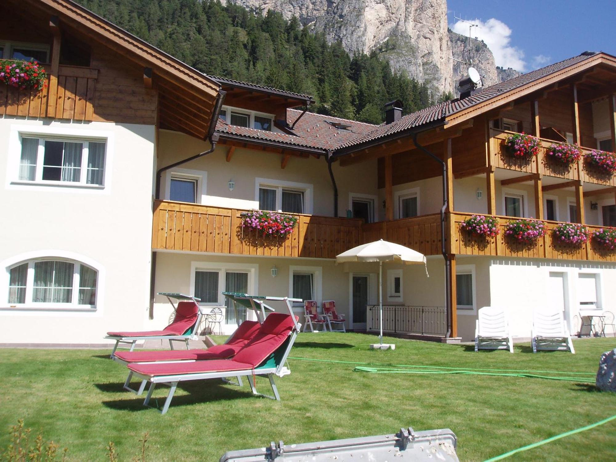 Garni La Majon Hotel Selva di Val Gardena Kültér fotó
